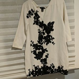 Large WHBM tunic floral design sweater